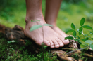 Grounding et électrosensibilité : une réponse naturelle aux ondes du quotidien