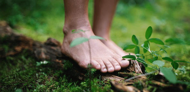 Grounding et électrosensibilité : une réponse naturelle aux ondes du quotidien